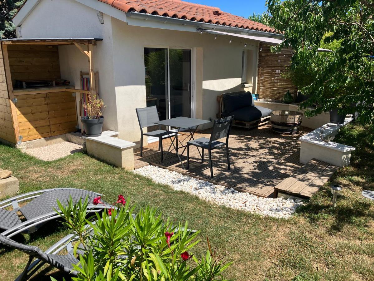Gite Bambou Avec Piscine Saint-Andeol-le-Chateau Εξωτερικό φωτογραφία